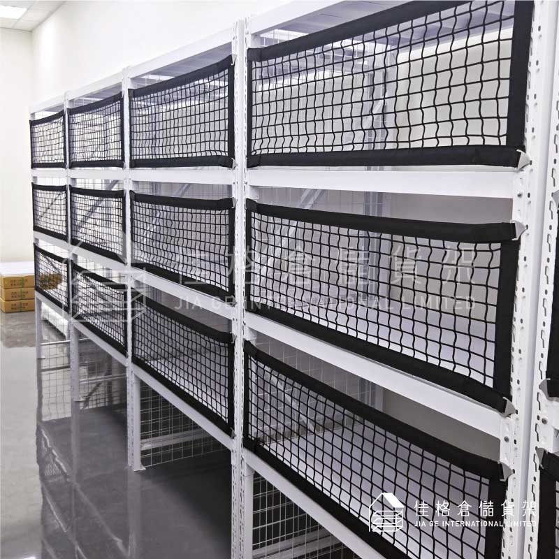 正面高彈性防墜網與側面鋼製網片防護展示 正面高彈性防墜網與側面鋼製網片防護展示